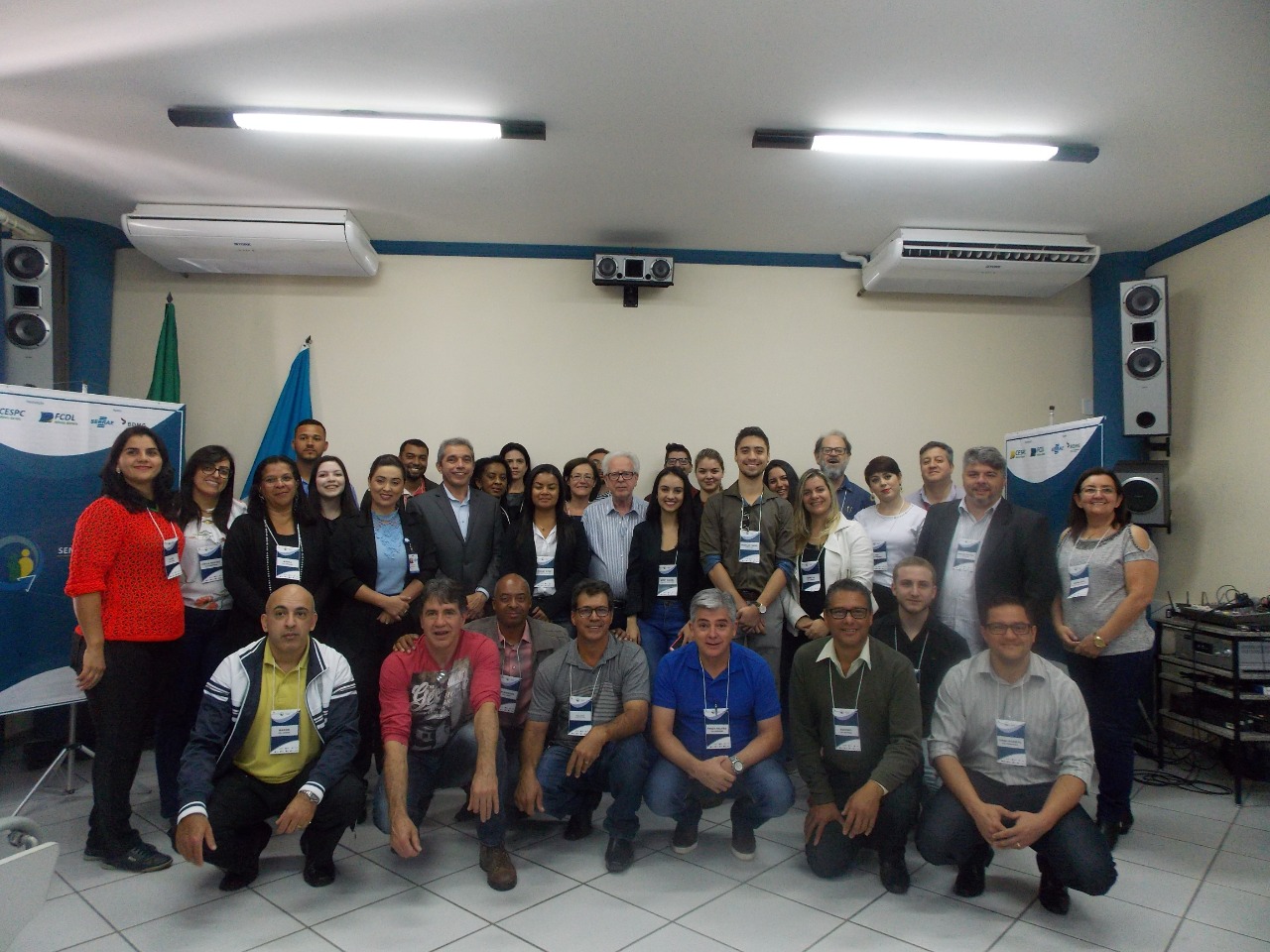 Leia mais sobre o artigo Seminários Regionais da FCDL